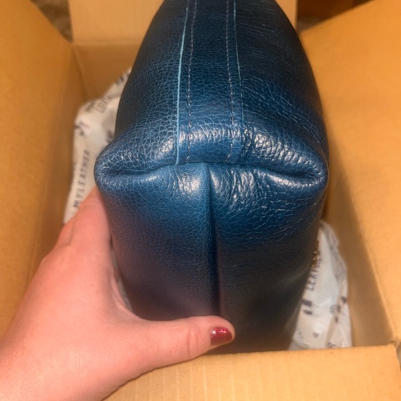 NEW 🦄 Caspian Portland leather goods small slouchy shoulder bag - Picture 8 of 14